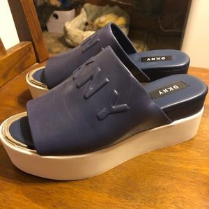 NWOT DKNY Chunky Sandals